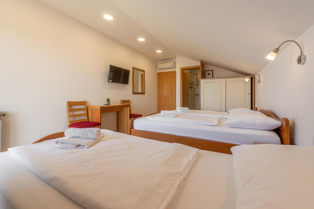 Bed & Breakfast Maki Biograd Na Moru Exterior photo