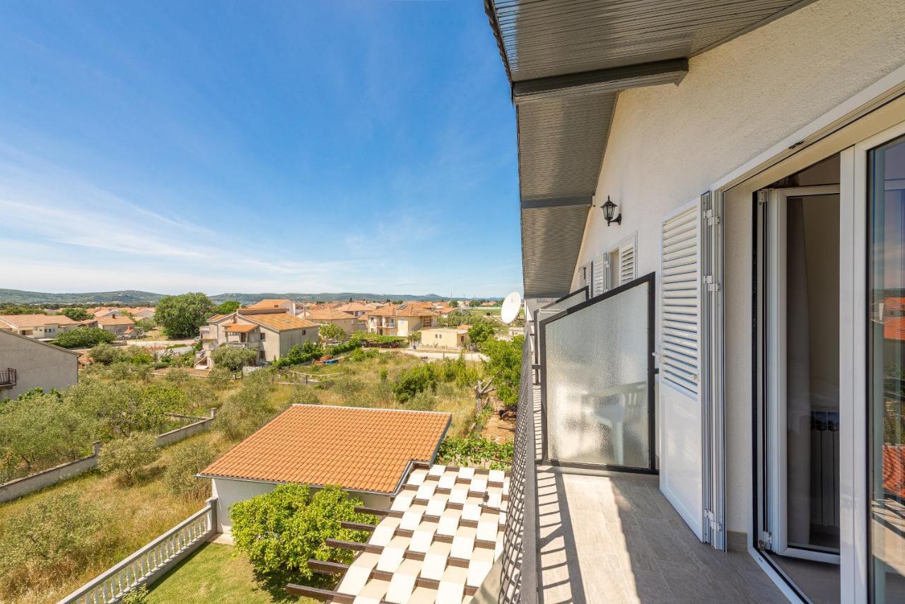 Bed & Breakfast Maki Biograd Na Moru Exterior photo