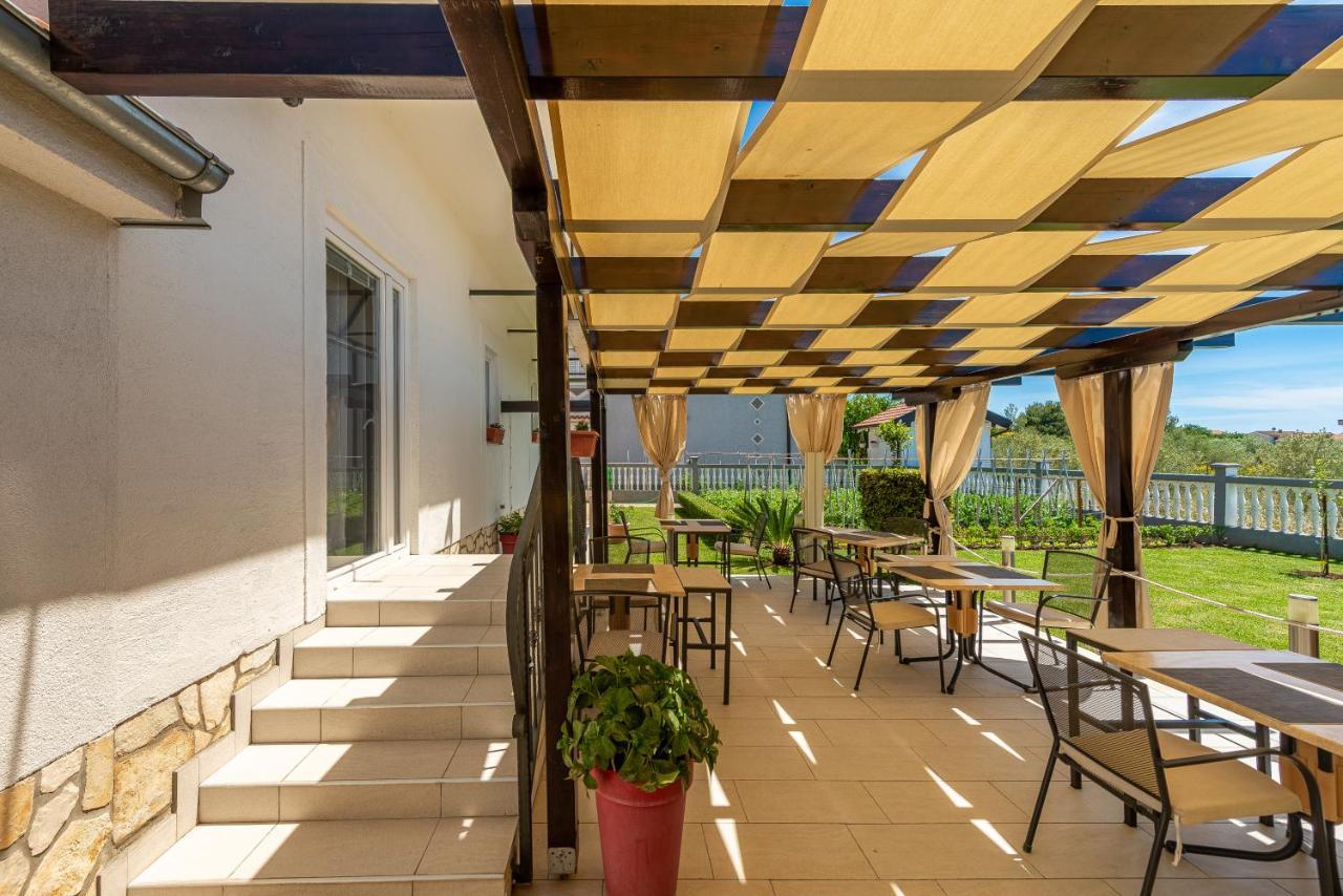 Bed & Breakfast Maki Biograd Na Moru Exterior photo
