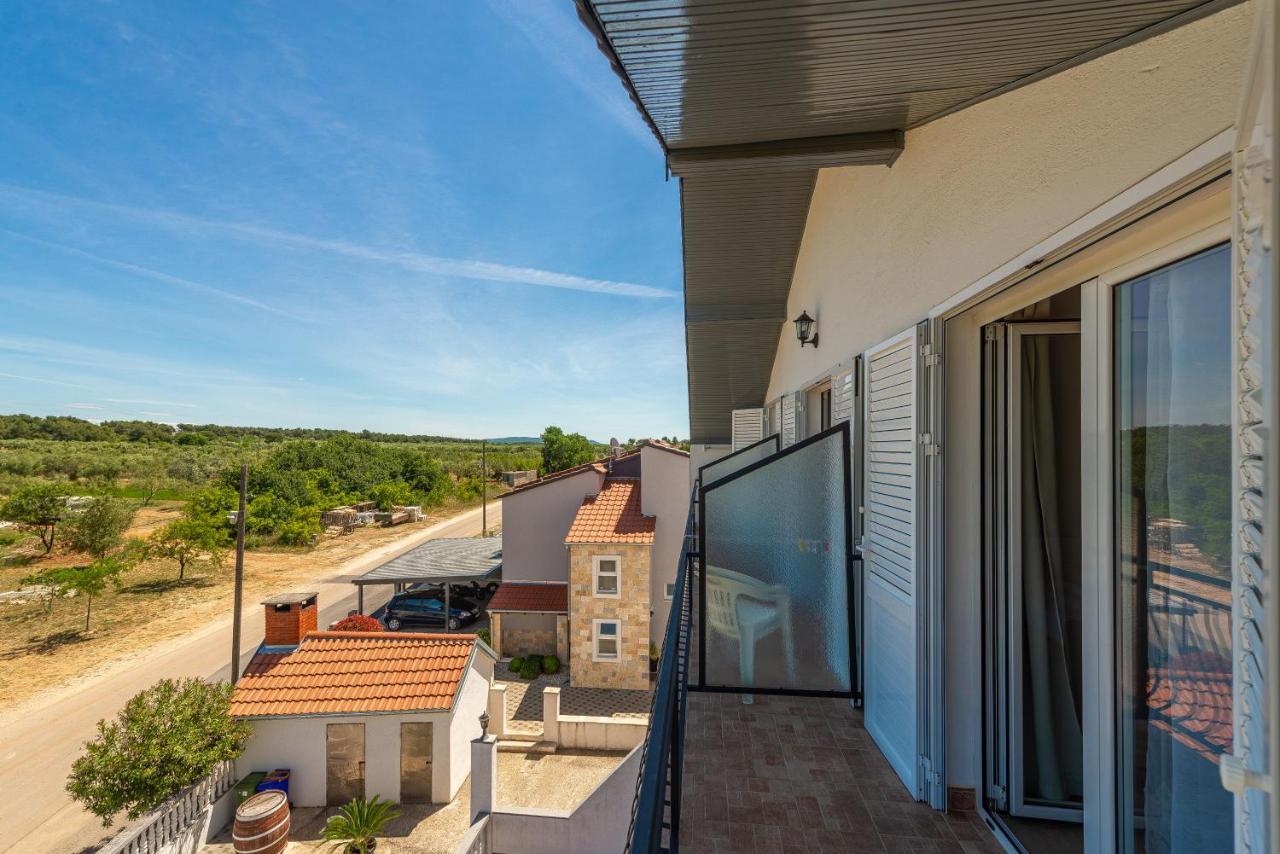 Bed & Breakfast Maki Biograd Na Moru Exterior photo