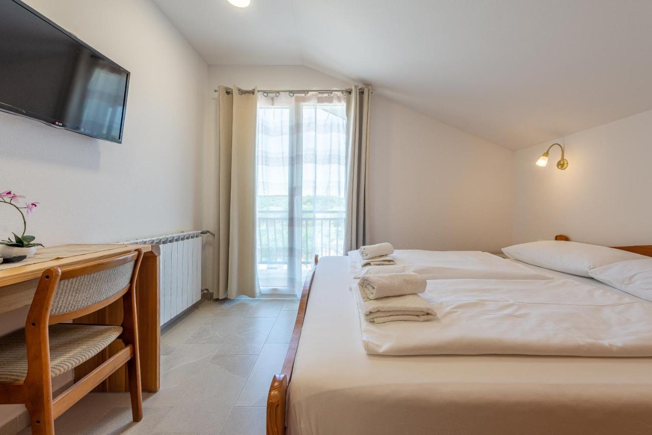 Bed & Breakfast Maki Biograd Na Moru Exterior photo