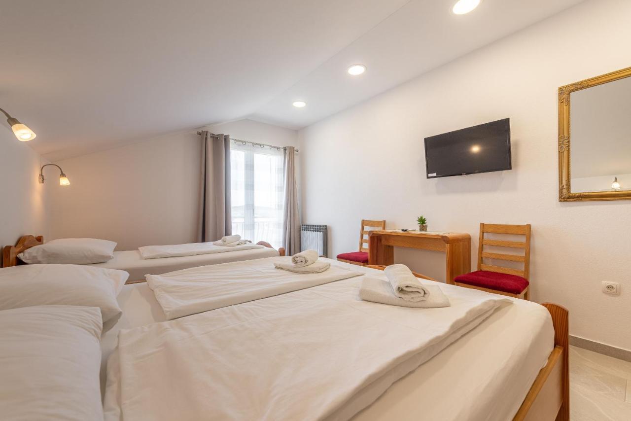Bed & Breakfast Maki Biograd Na Moru Exterior photo