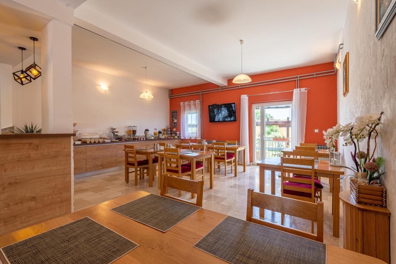 Bed & Breakfast Maki Biograd Na Moru Exterior photo