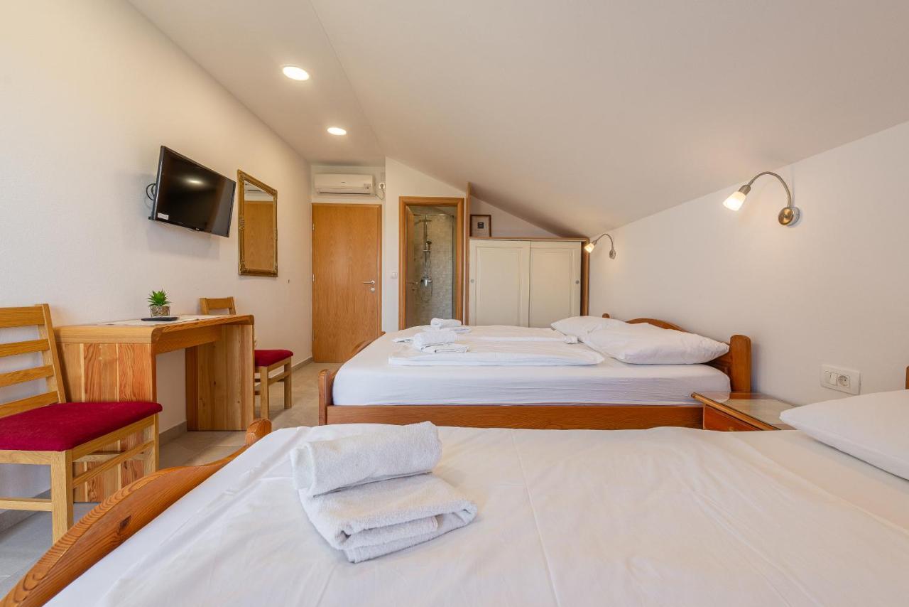Bed & Breakfast Maki Biograd Na Moru Exterior photo