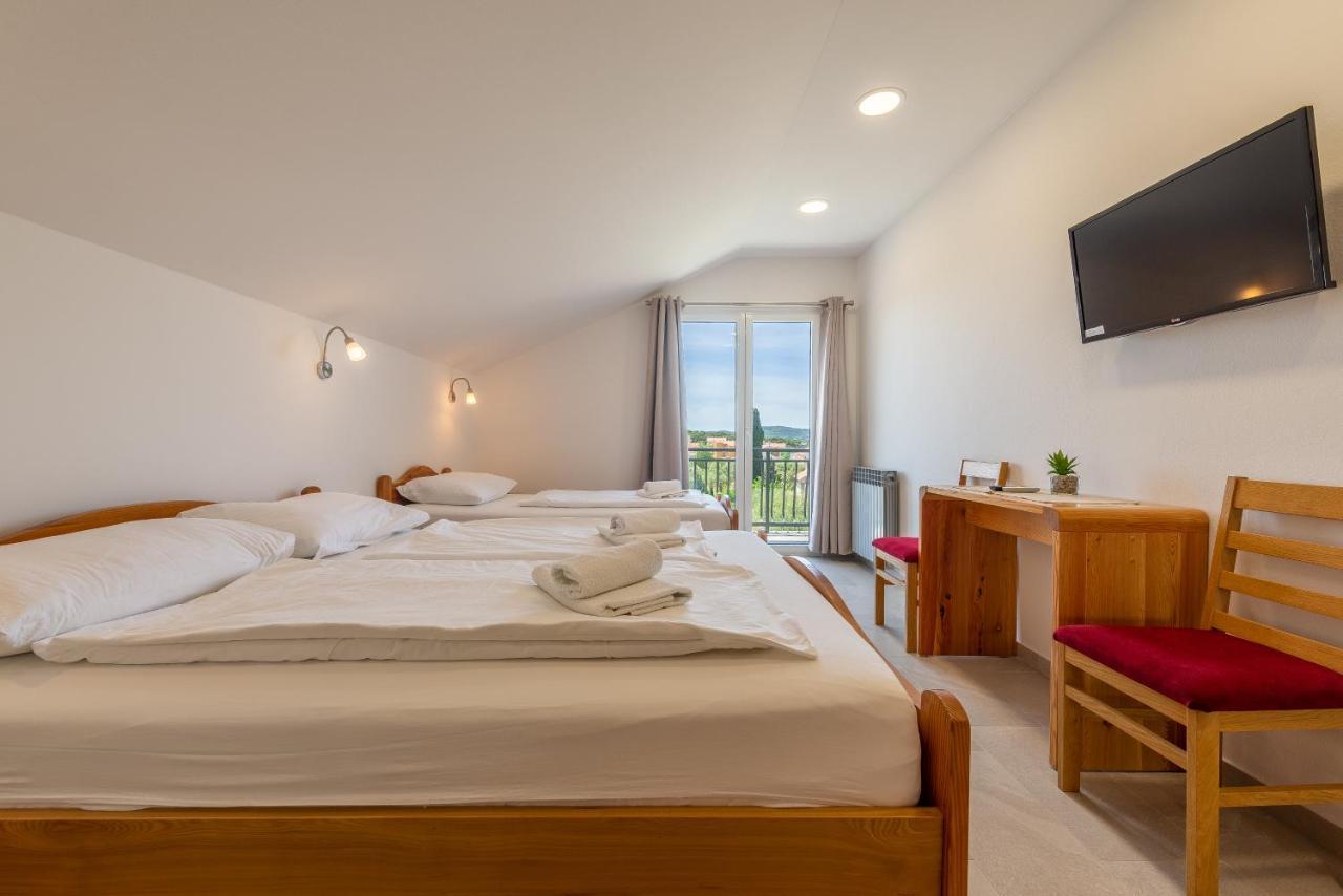 Bed & Breakfast Maki Biograd Na Moru Exterior photo