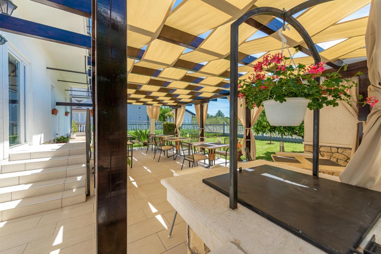 Bed & Breakfast Maki Biograd Na Moru Exterior photo