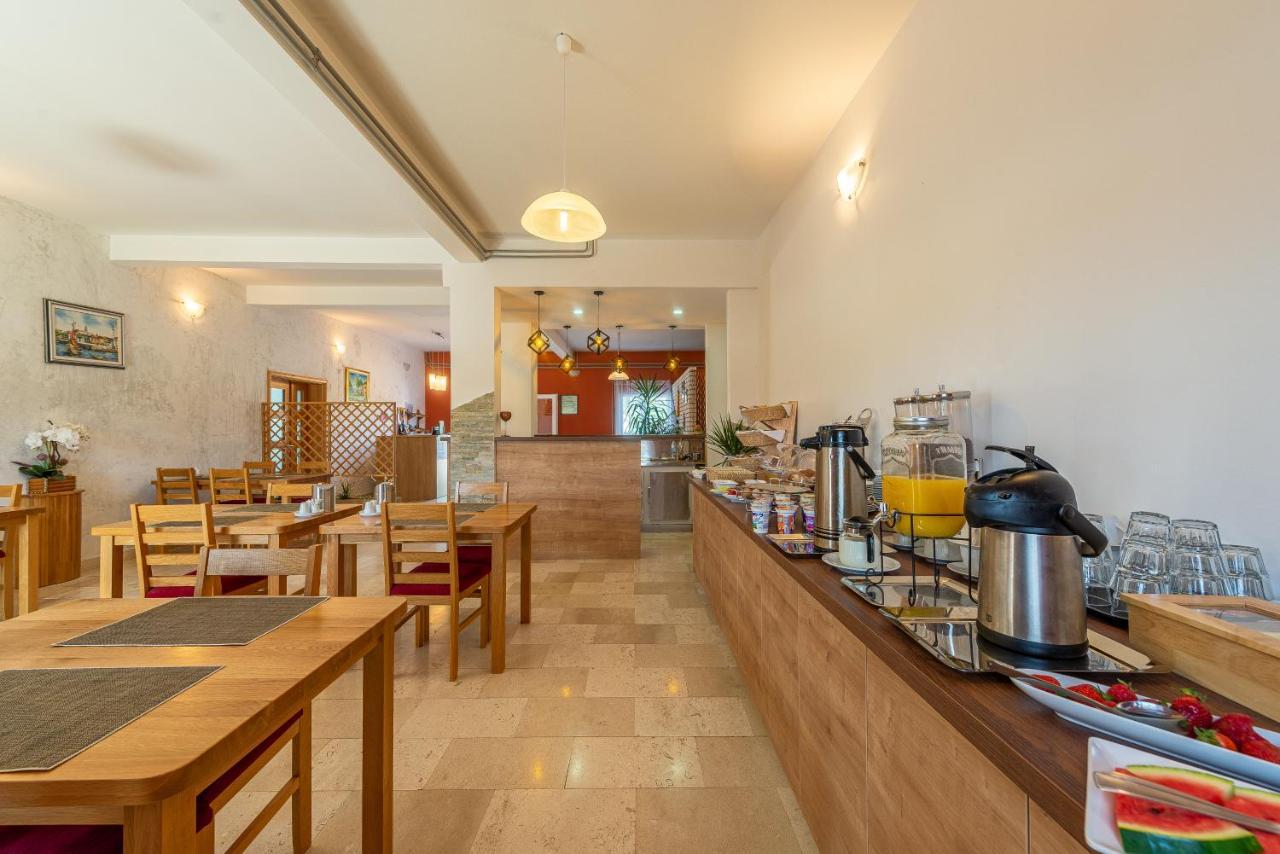 Bed & Breakfast Maki Biograd Na Moru Exterior photo
