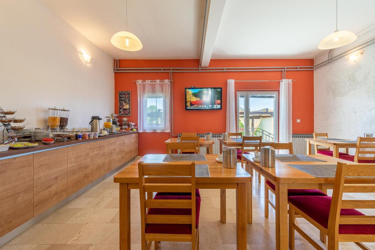 Bed & Breakfast Maki Biograd Na Moru Exterior photo