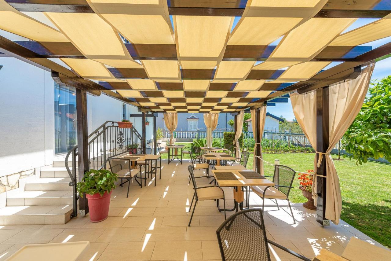 Bed & Breakfast Maki Biograd Na Moru Exterior photo