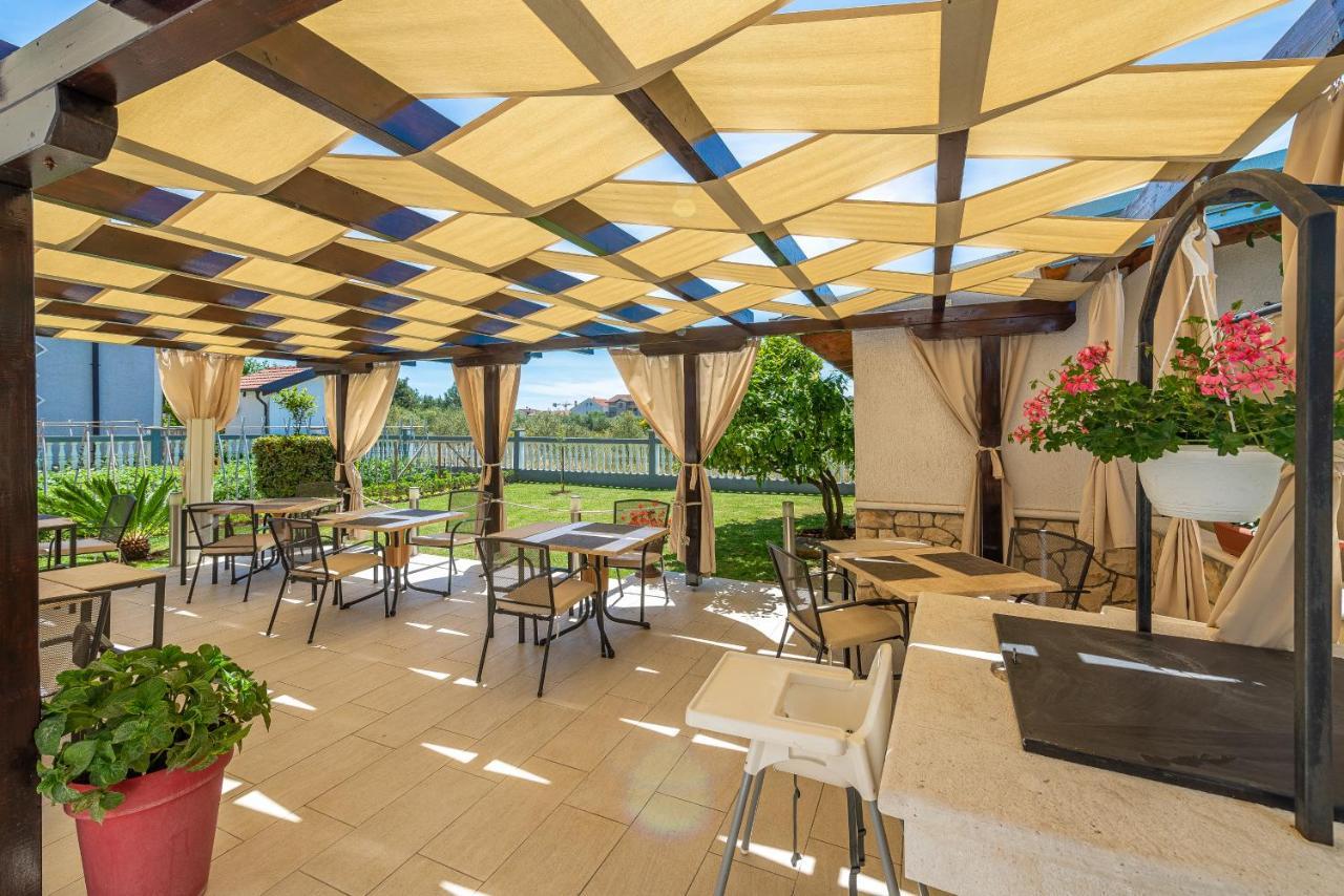 Bed & Breakfast Maki Biograd Na Moru Exterior photo