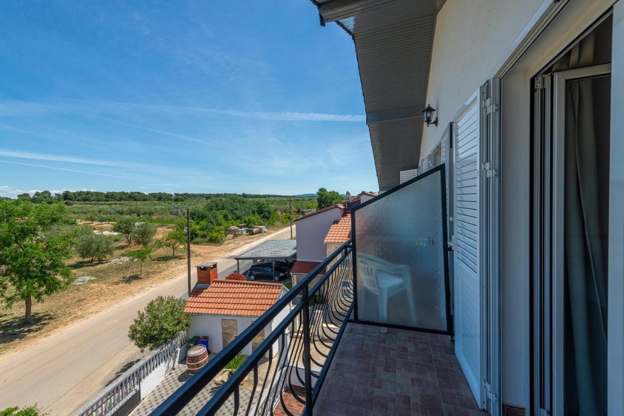 Bed & Breakfast Maki Biograd Na Moru Exterior photo