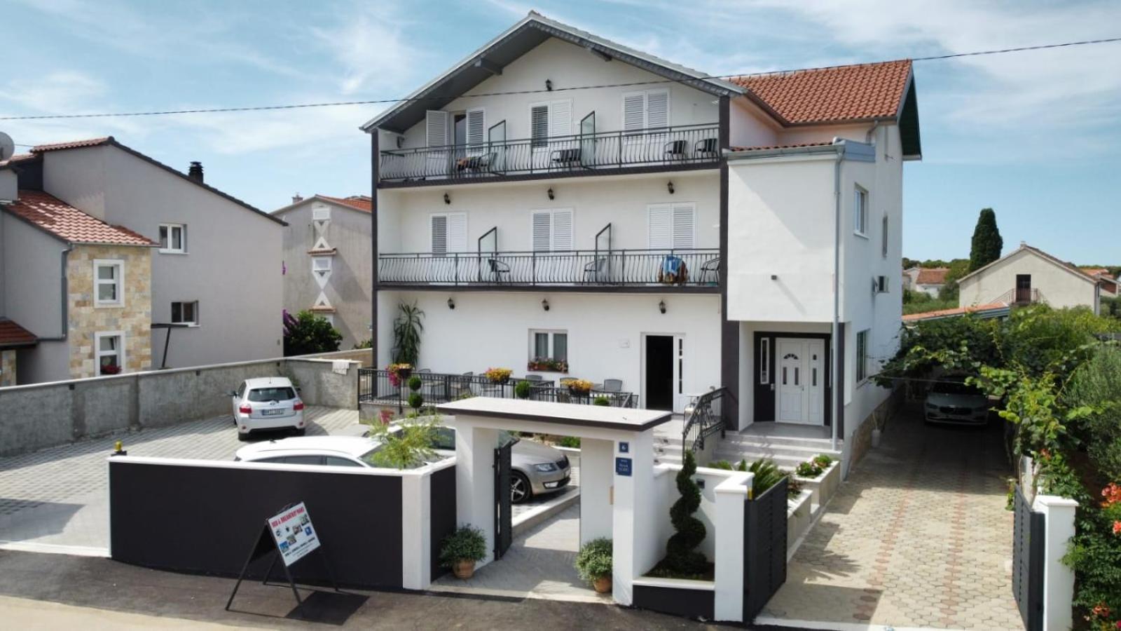 Bed & Breakfast Maki Biograd Na Moru Exterior photo