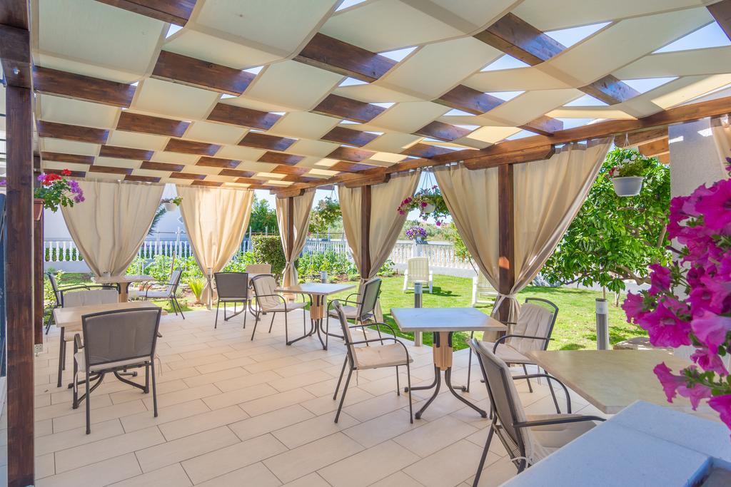 Bed & Breakfast Maki Biograd Na Moru Exterior photo